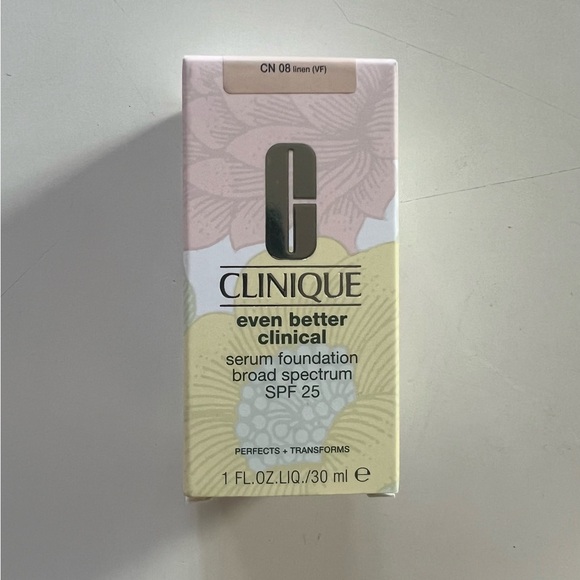 NIB Clinique Even Better Clinical Serum Foundation Broad Spectrum SPF 25 - Linen - Picture 6 of 9